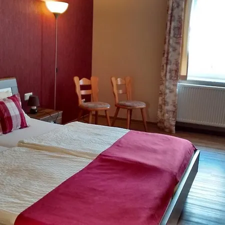 イン Landgasthaus Oberbillig